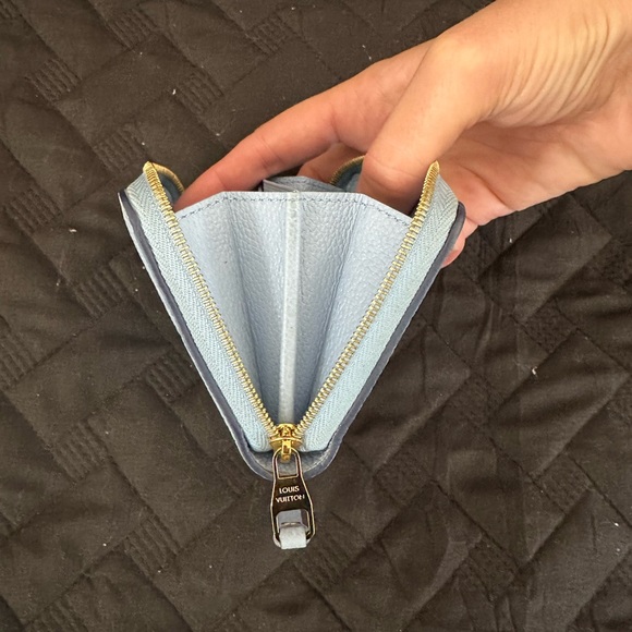 Louis Vuitton by the pool blue zippy wallet - Picture 7 of 9